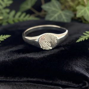 Hand Engraved Ladies Signet Ring
