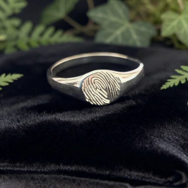 Hand Engraved Ladies Signet Ring from Lasting Memories