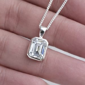 Discreet Collection Emerald Cut