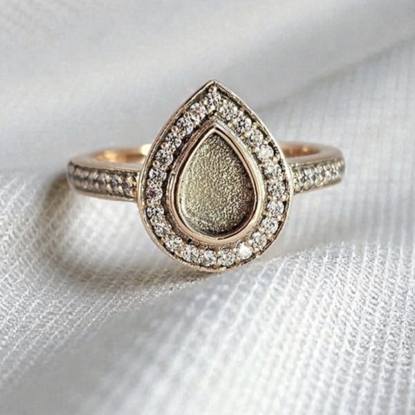 9CT Gold Pear Ring with Cz from Lasting Memories