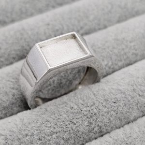 Men’s Signet Ring