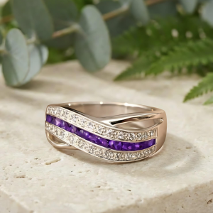 Slim waved channel ring